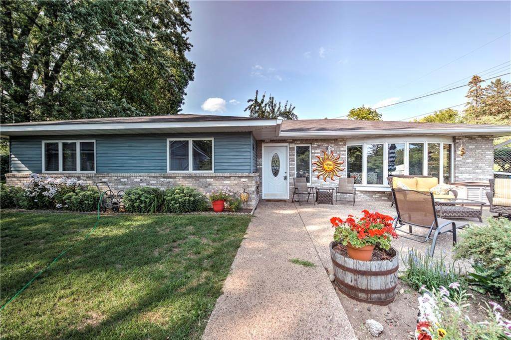305 Main Street - Photo 1
