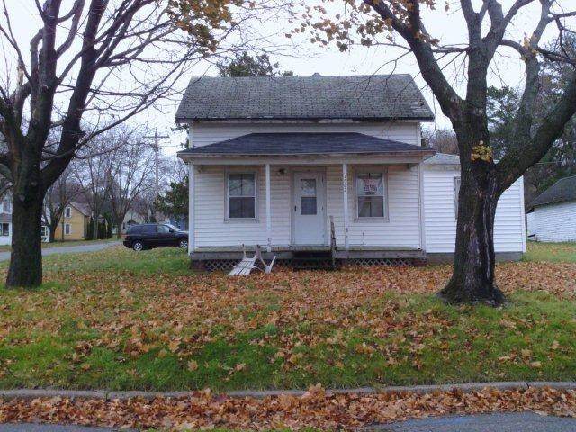 1502 10th Street - Photo 1