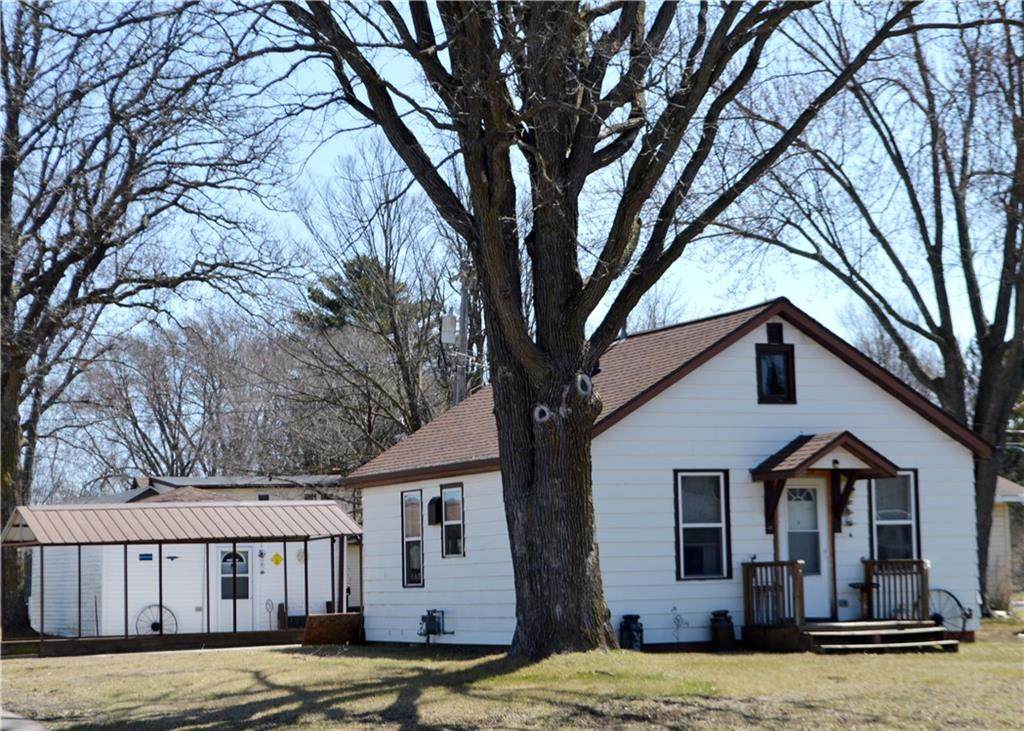 939 Hammond Avenue - Photo 1