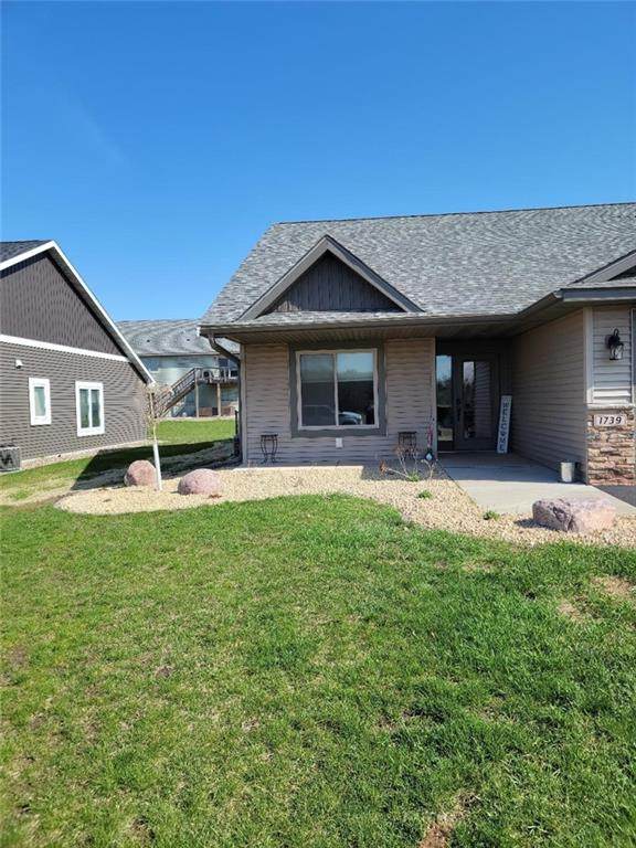 1739 Squirrel Way - Photo 1