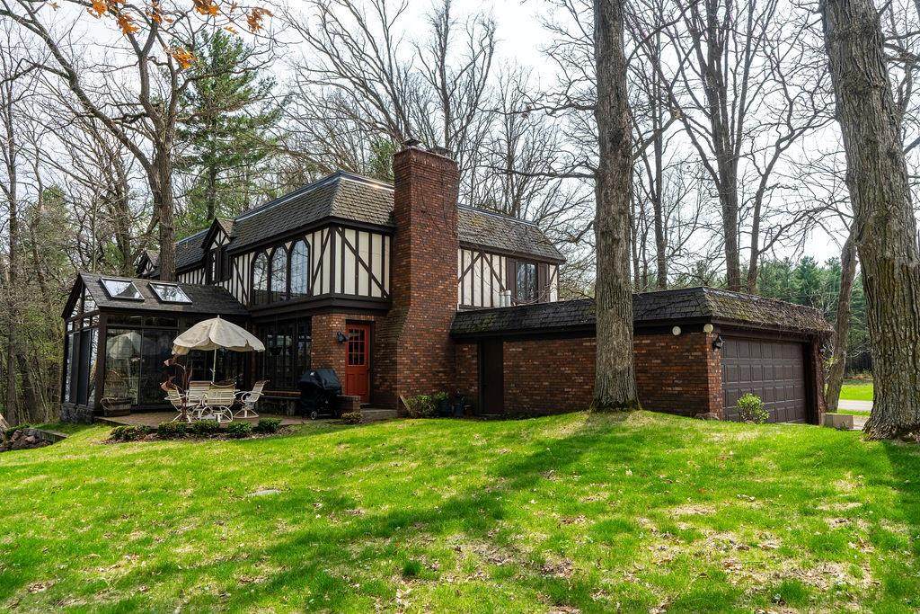 1431 Lakeshore Drive - Photo 1