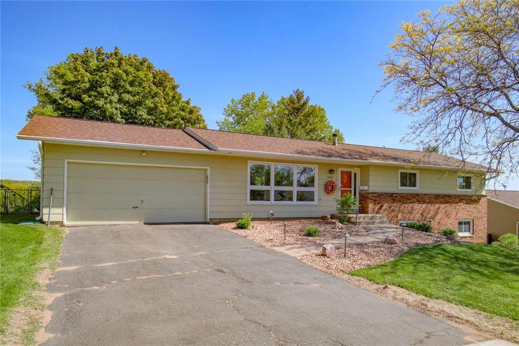 3628 Sherwin Avenue - Photo 1