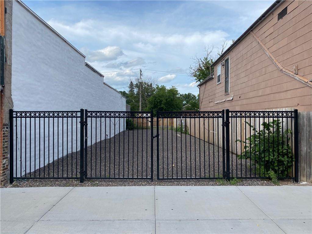 10572 Main Street - Photo 1