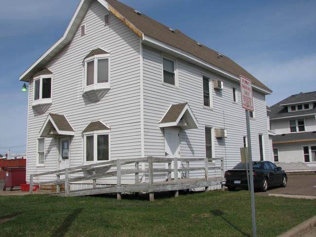 421 Wilson Avenue - Photo 1