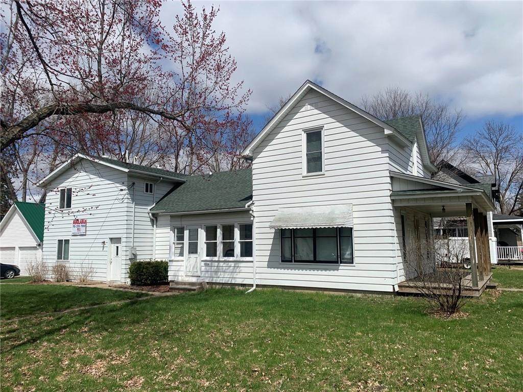 921 8th Street - Photo 1