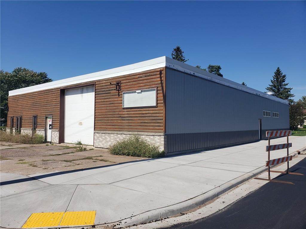 106 Railroad Avenue - Photo 1