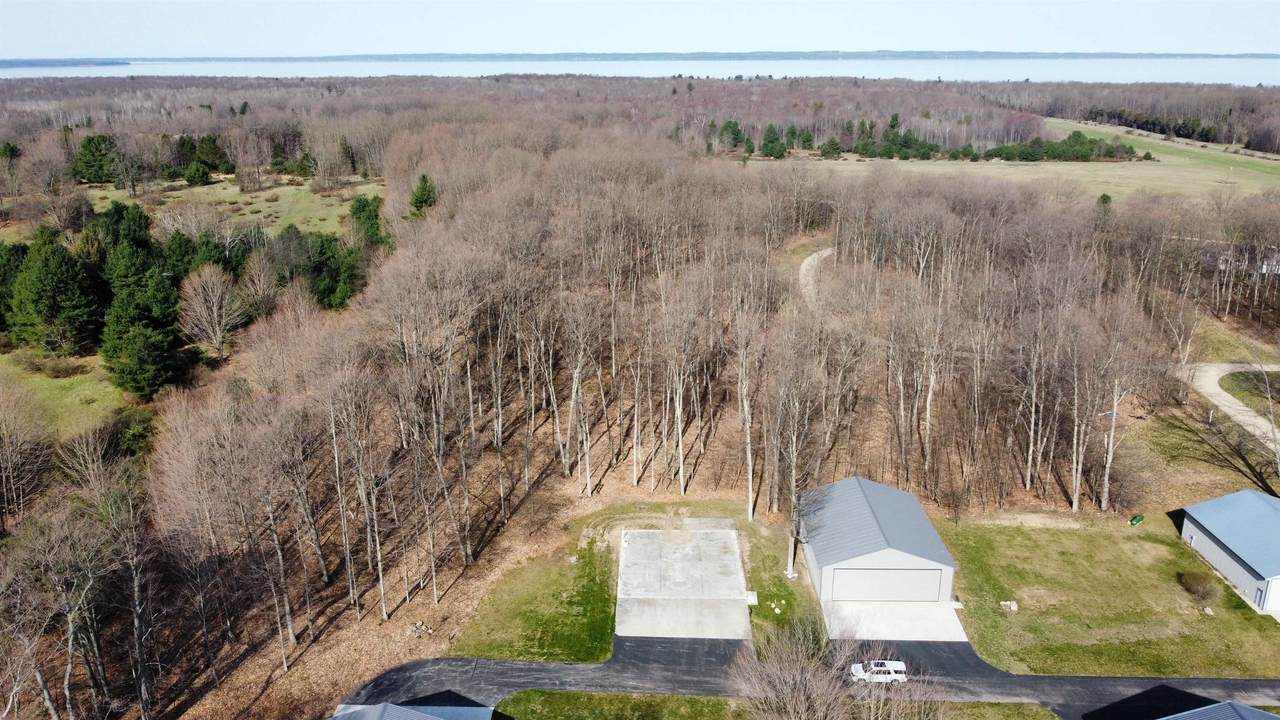 1207 Hangar Way - Photo 1
