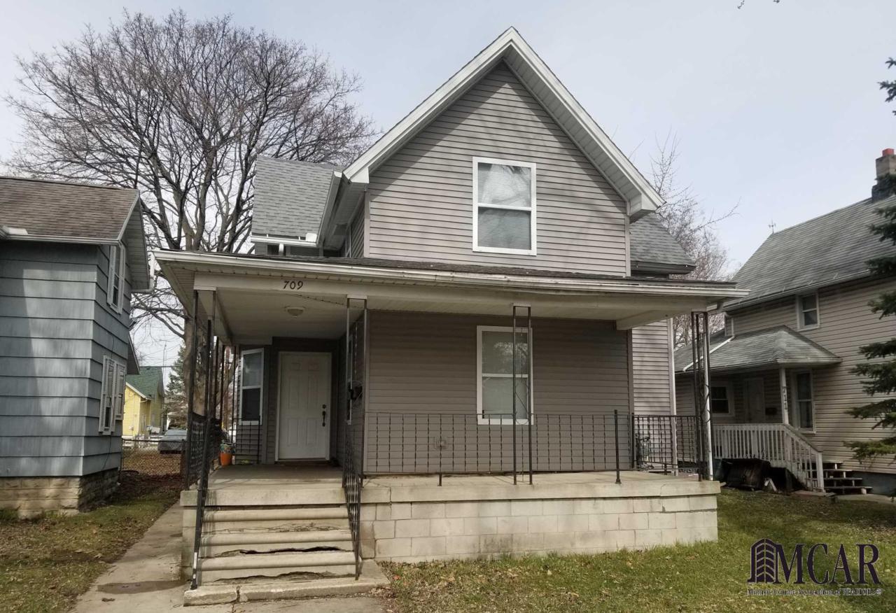 709 3RD ST - Photo 1