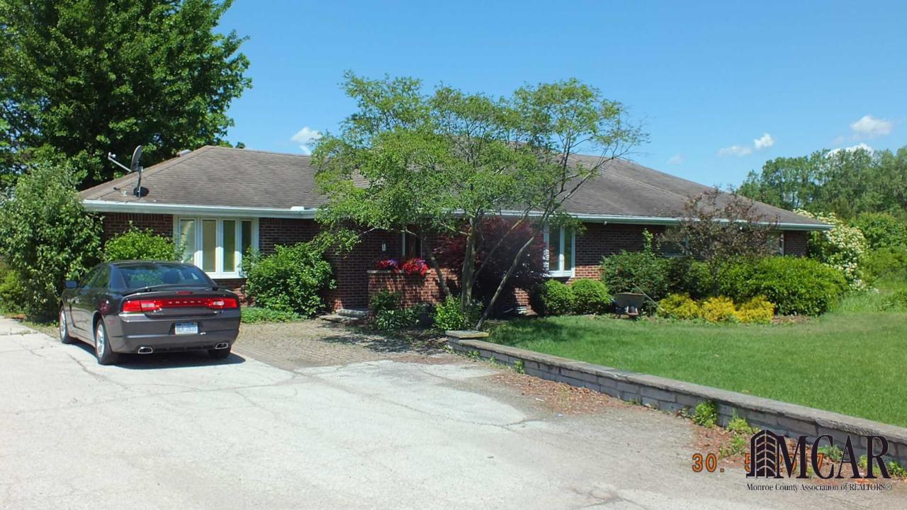 6225 Lewis Ave - Photo 1