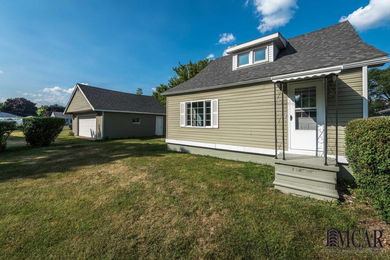 3129 Maplewood - Photo 1