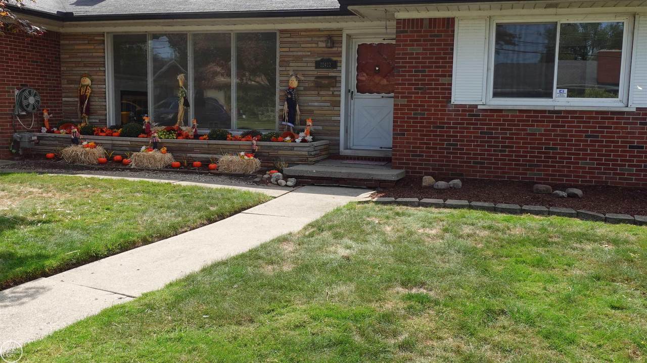 22422 Lakecrest - Photo 1