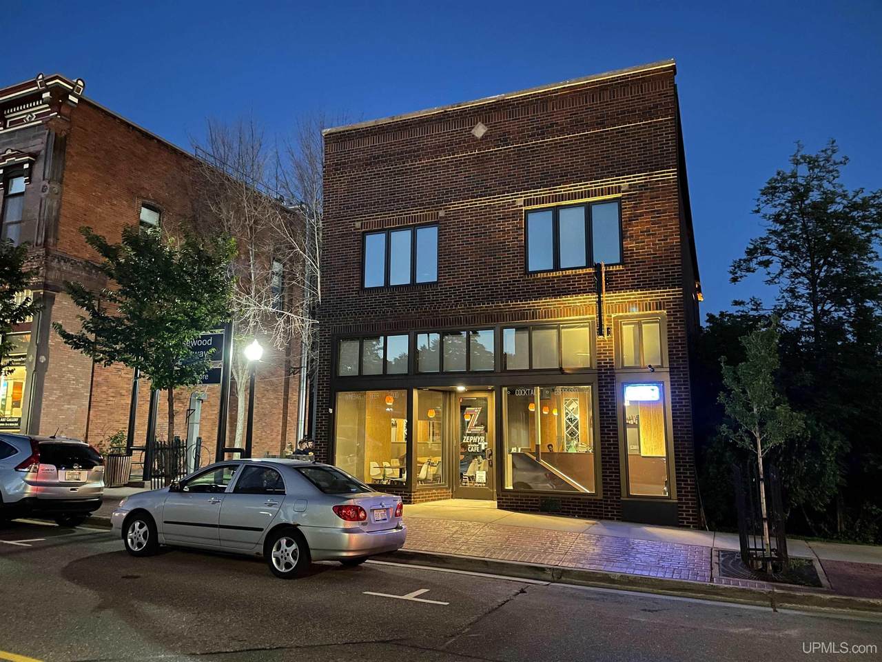 215 Front St - Photo 1