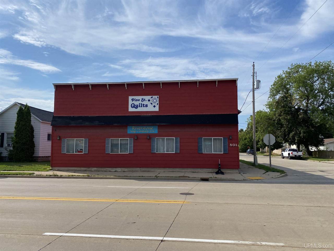 801 Marinette Ave - Photo 1