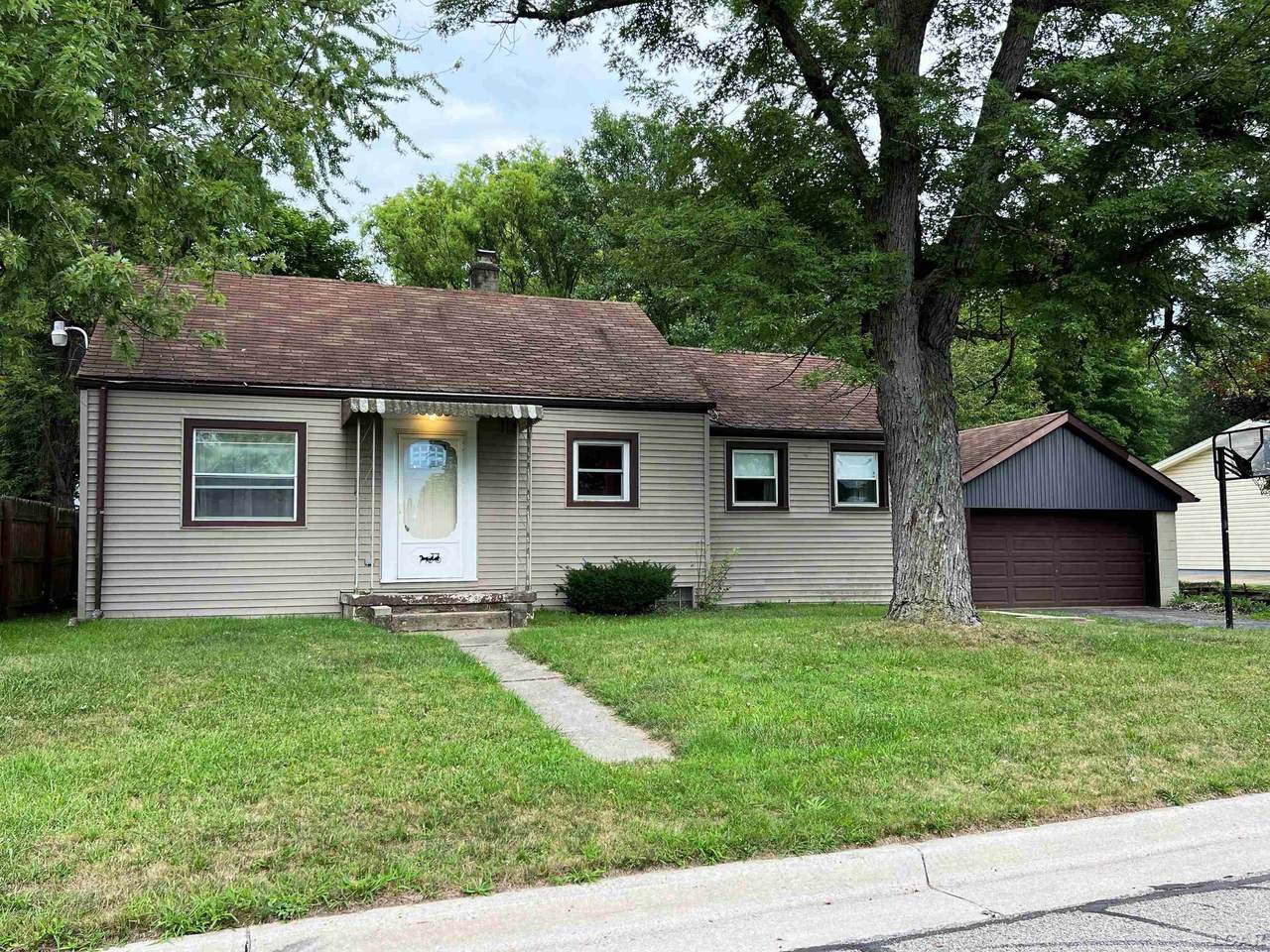 636 High St - Photo 1