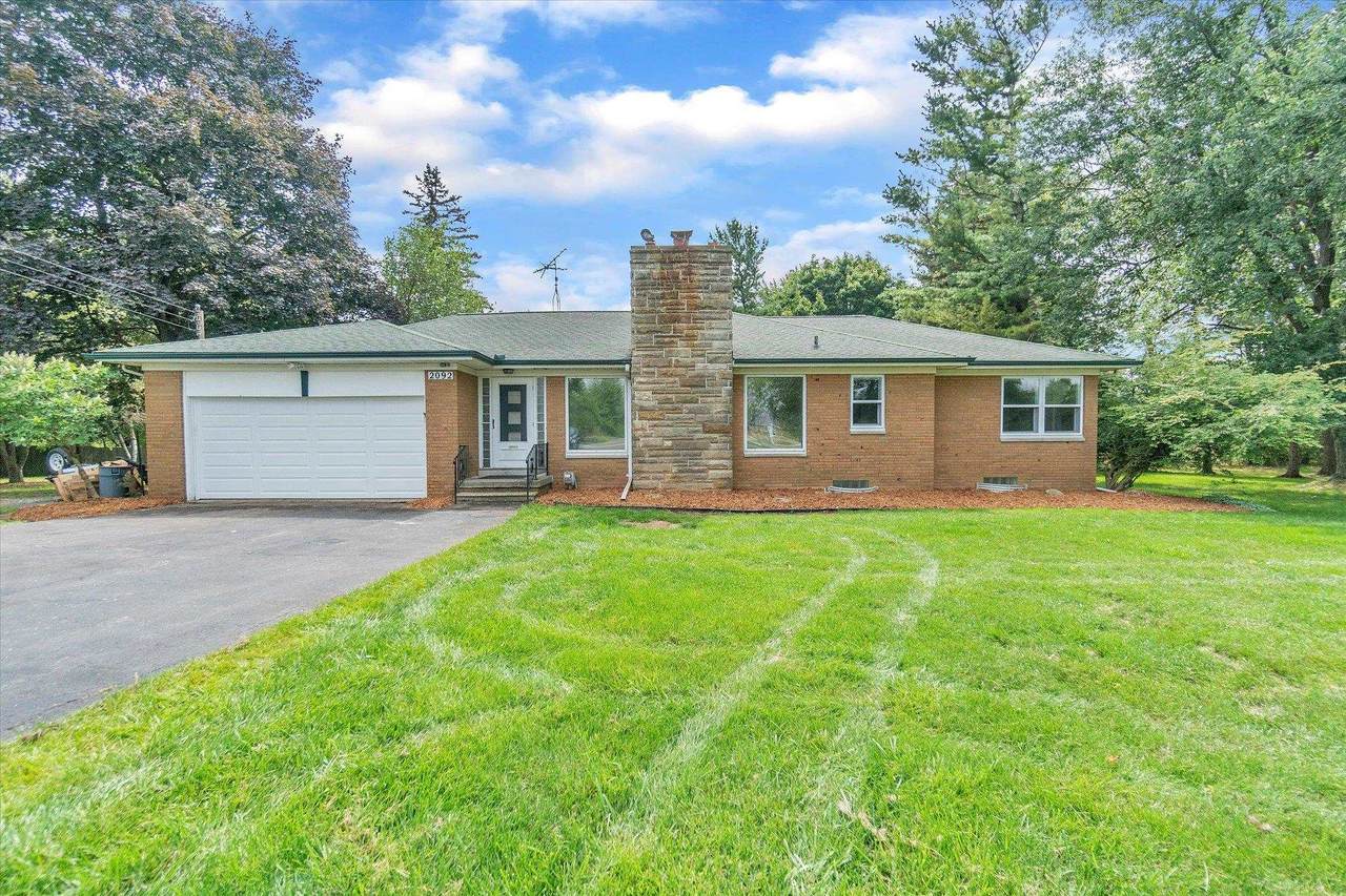 2092 Grand Blanc - Photo 1