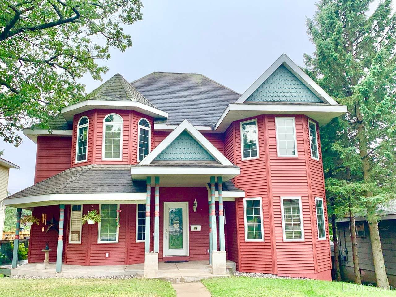 817 B St - Photo 1