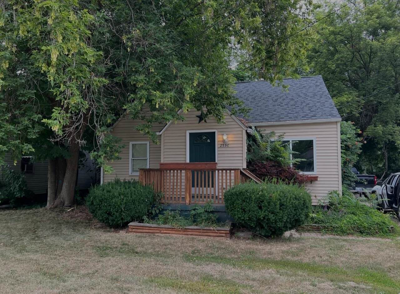 2955 Richfield - Photo 1