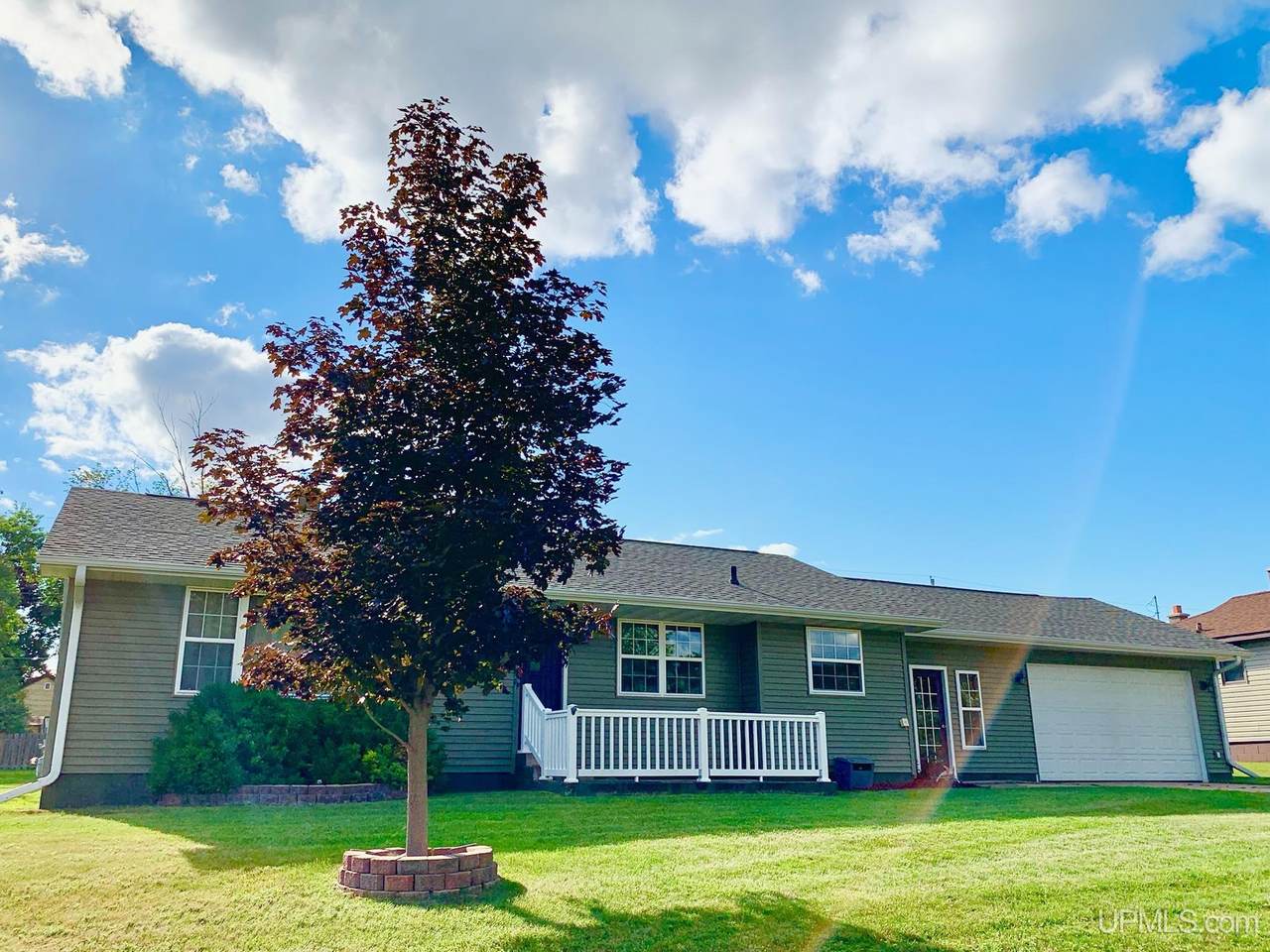 661 Bluff - Photo 1