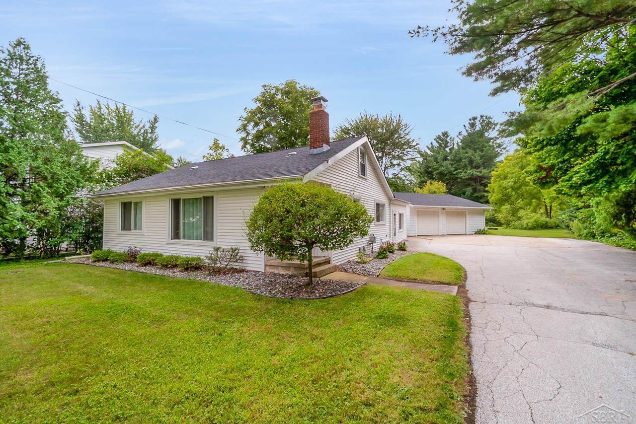 1588 River Rd - Photo 1