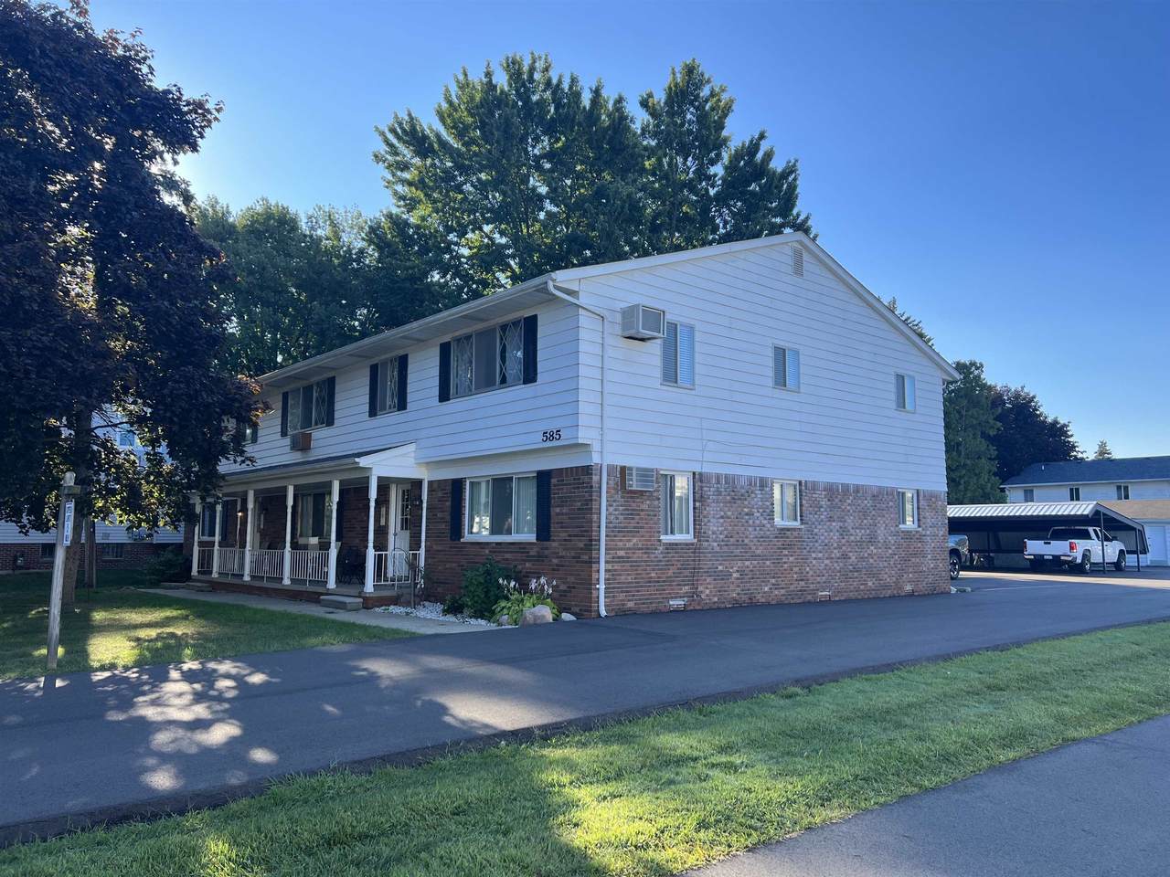 585 Pointe Tremble - Photo 1