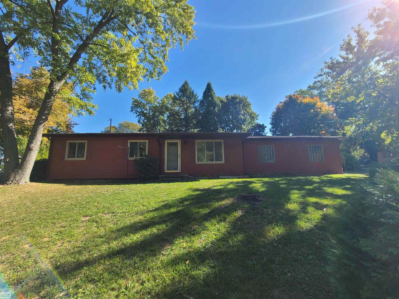 735 Woodland - Photo 1