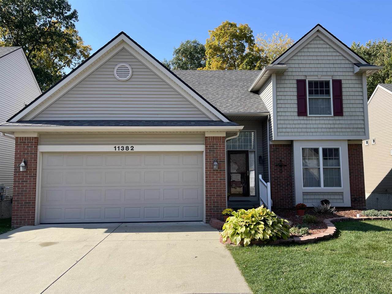 11382 Hidden Oaks - Photo 1