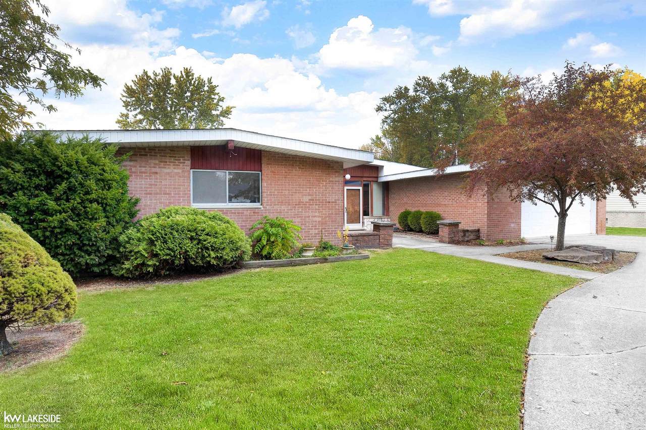 23415 Lakewood St. - Photo 1