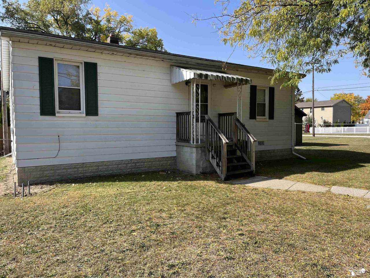 904 9th - Photo 1