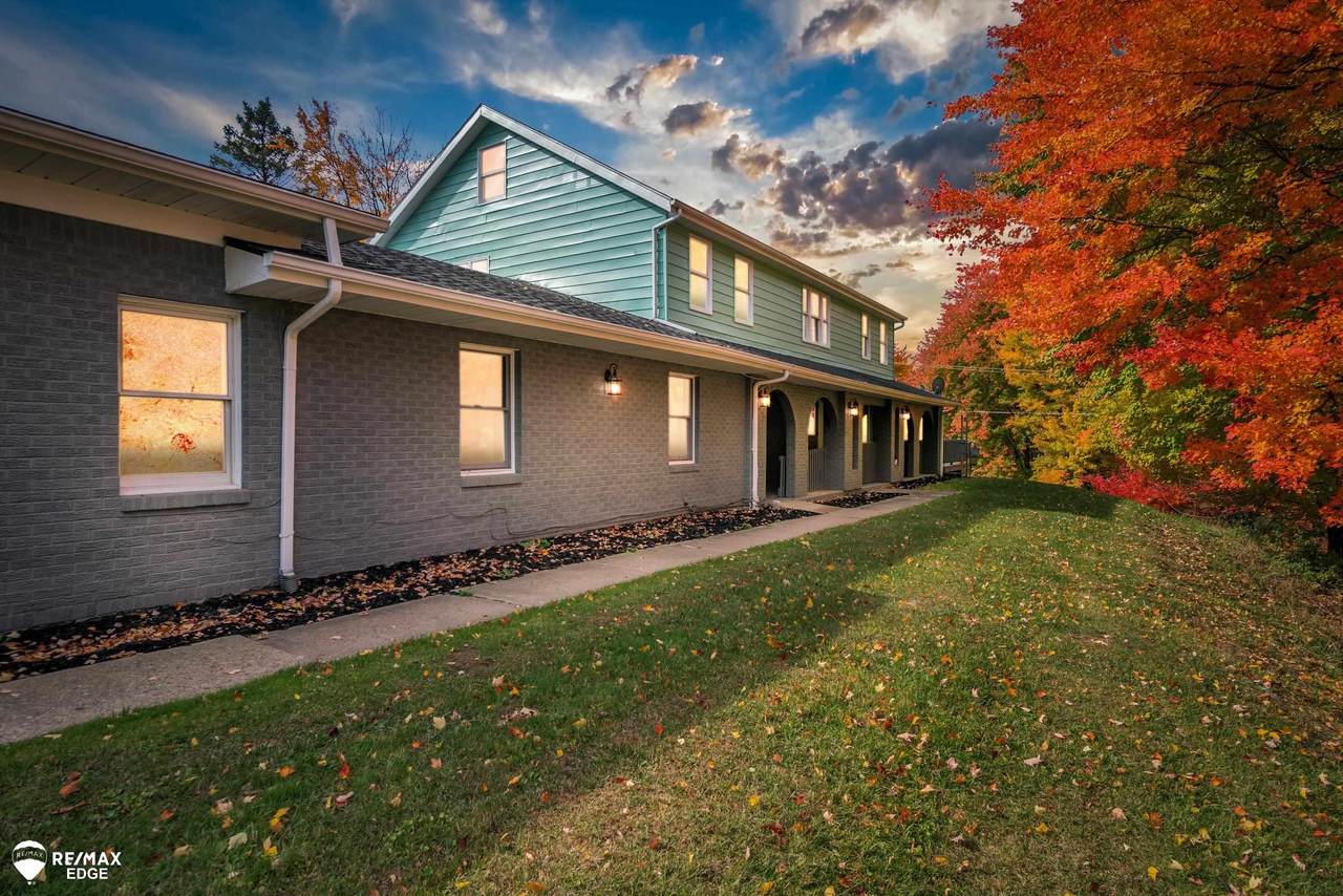 423 Dryden - Photo 1