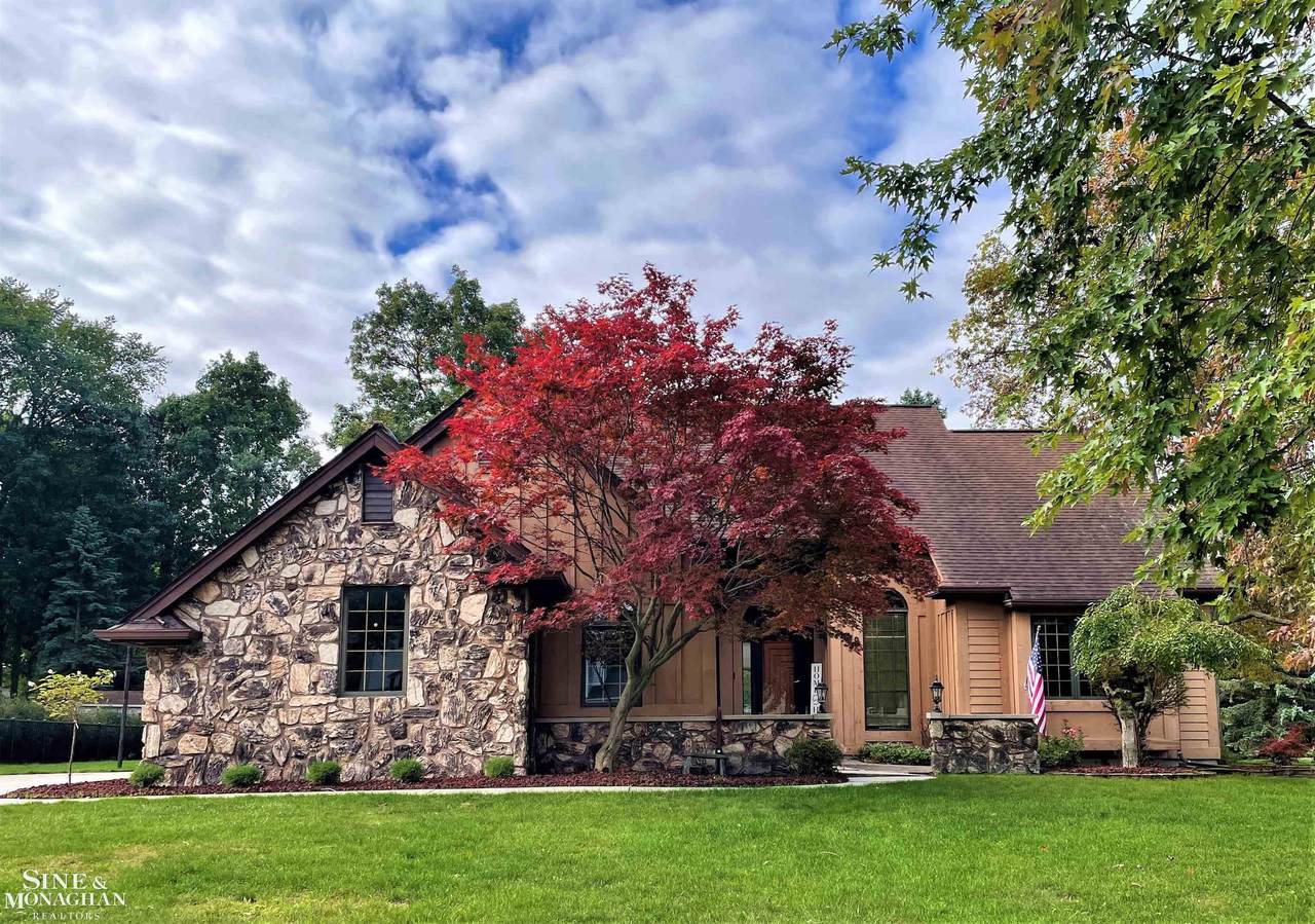 739 Turnberry Dr - Photo 1