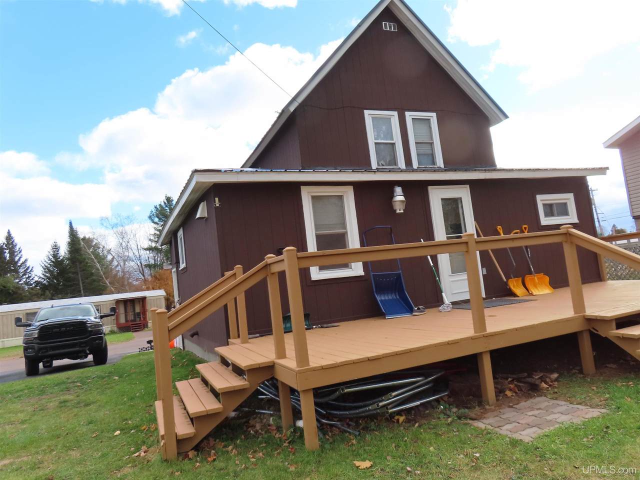 23322 Cedar - Photo 1