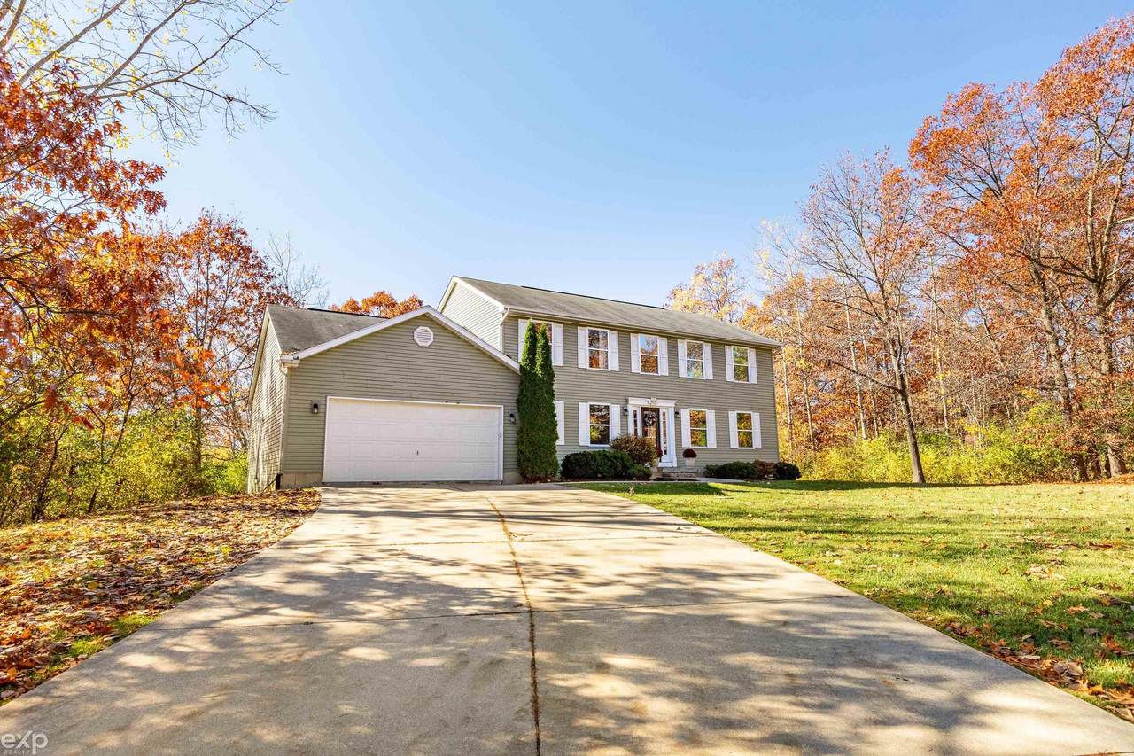 4919 Iroquois - Photo 1