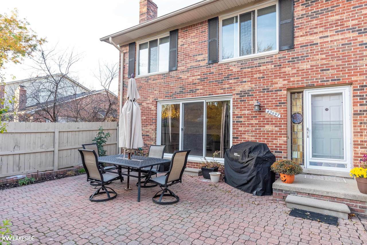 42597 Jeanette Cir - Photo 1