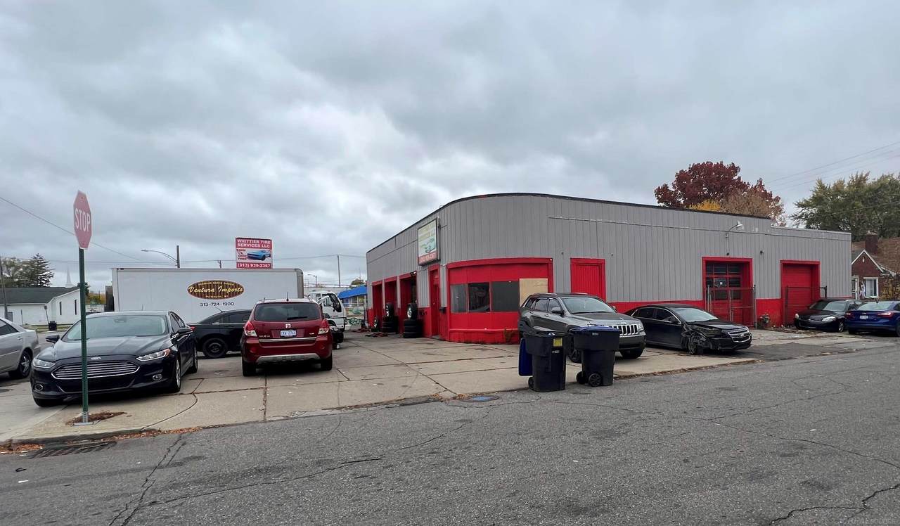 11400 Whittier Ave - Photo 1