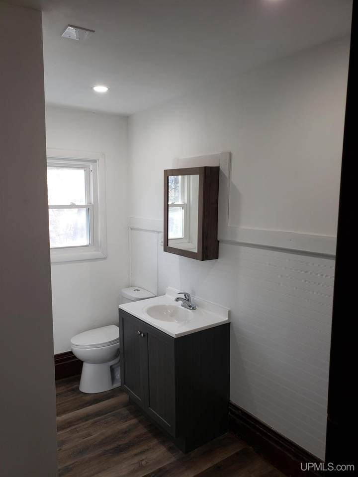 305 Edwards Ave - Photo 1