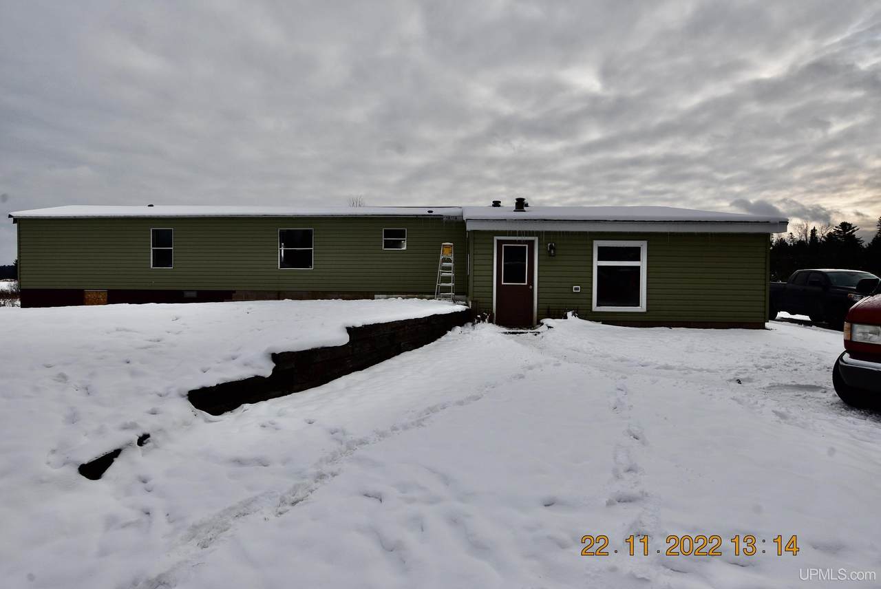 16372 Pelkie Road - Photo 1