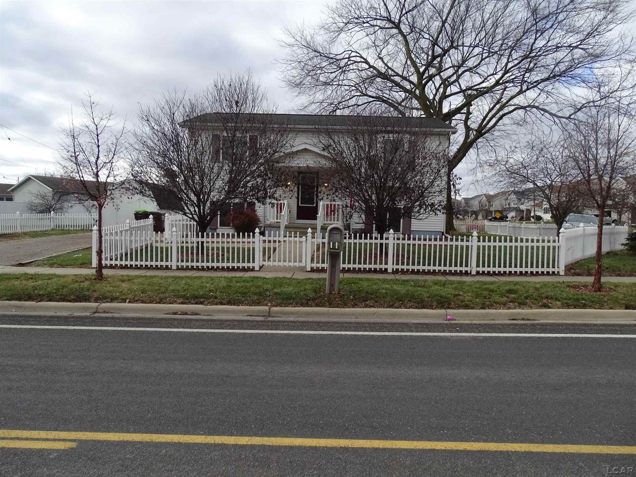 1250 Division St - Photo 1