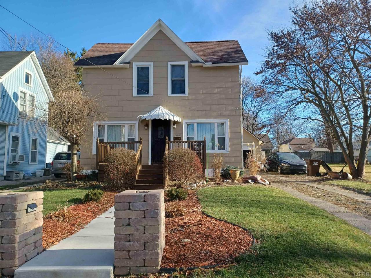 418 Ormsby - Photo 1