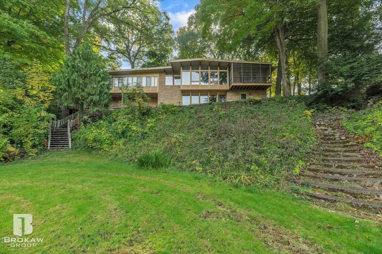 2101 Crestline Dr - Photo 1