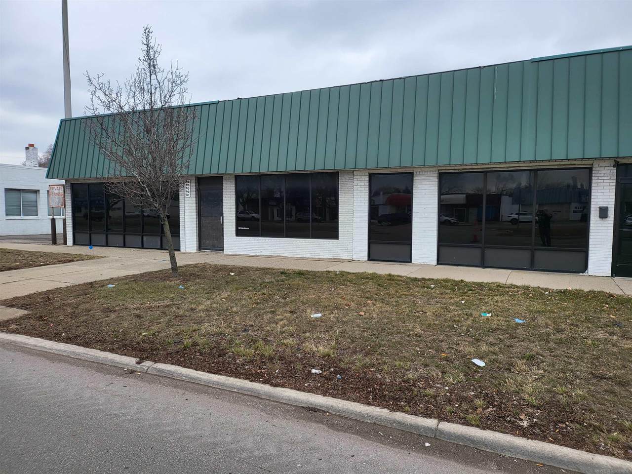 22231 Gratiot - Photo 1