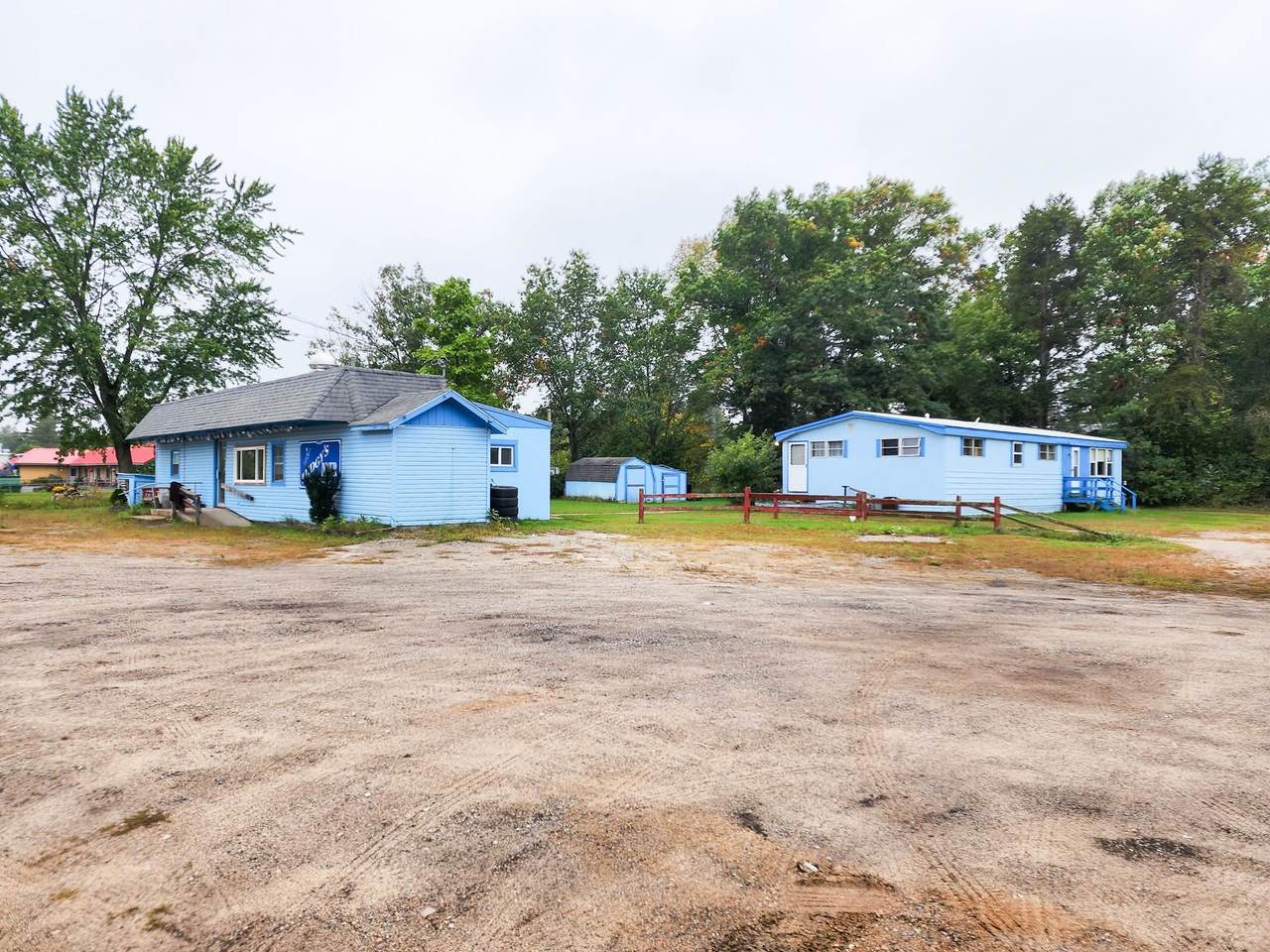 3985 Clare - Photo 1