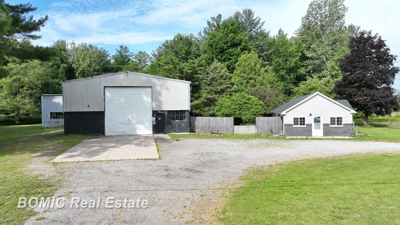 9010 Dixie - Photo 1