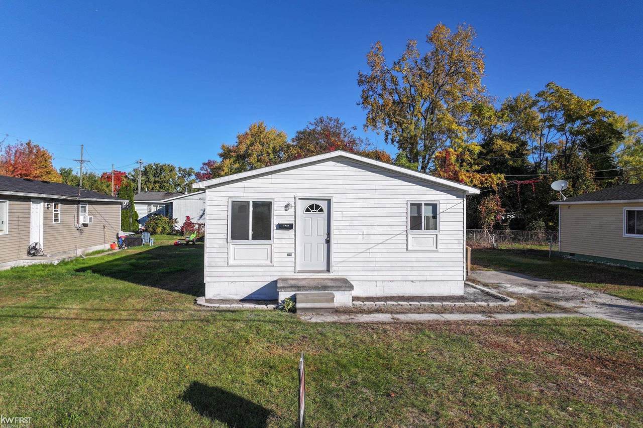 1127 Vanderburgh - Photo 1
