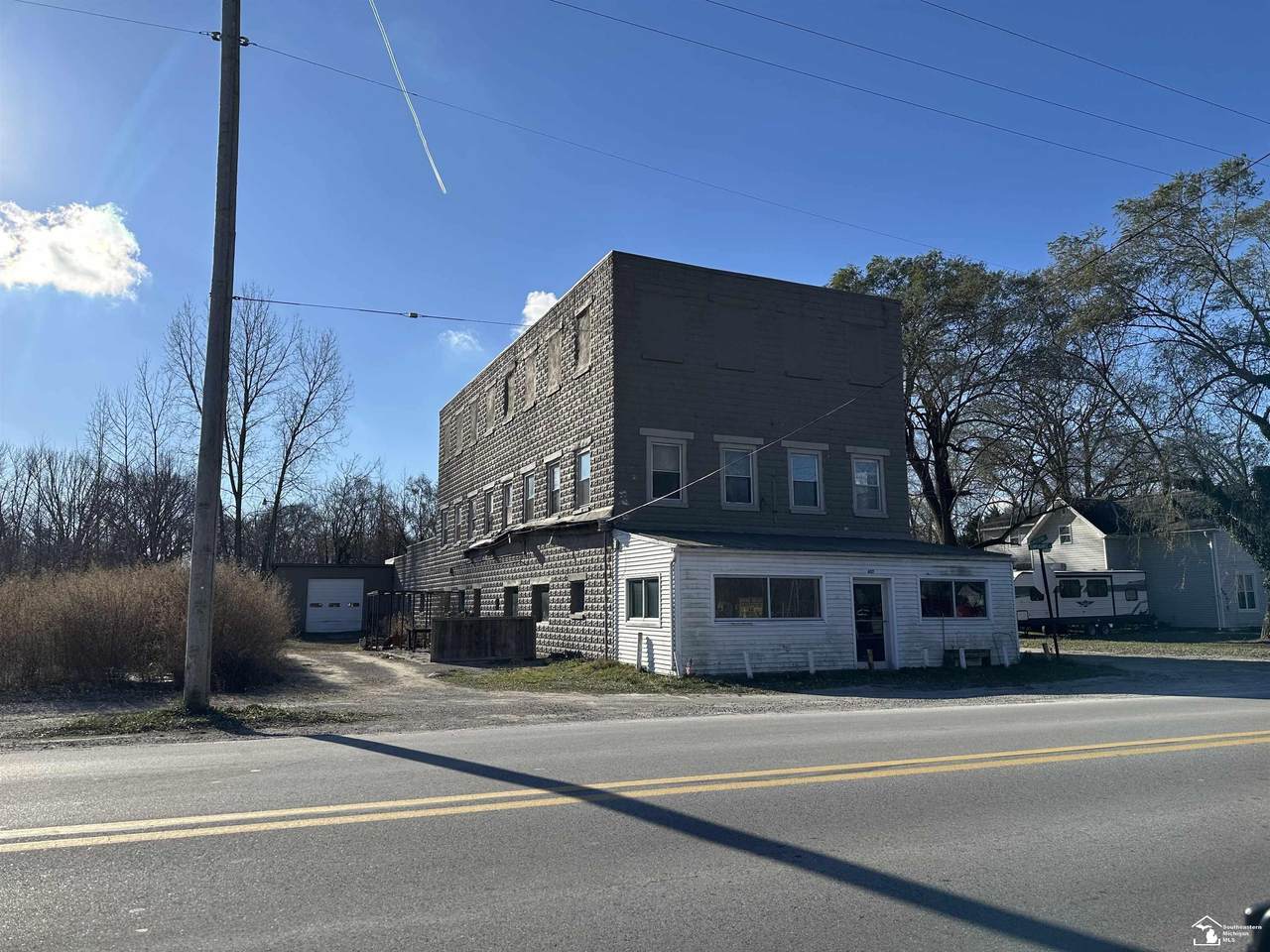 627 Temperance - Photo 1