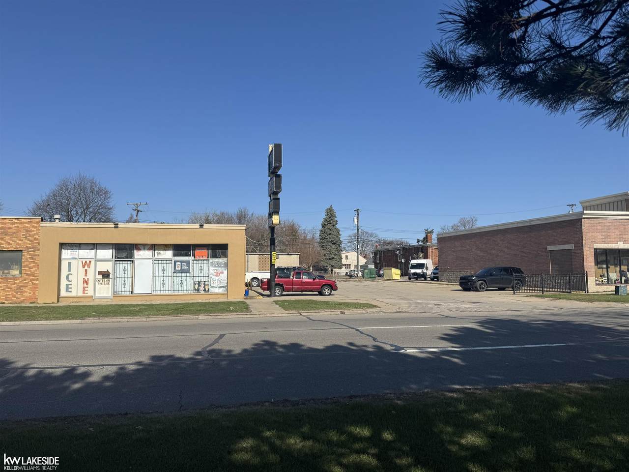26631 Gratiot - Photo 1
