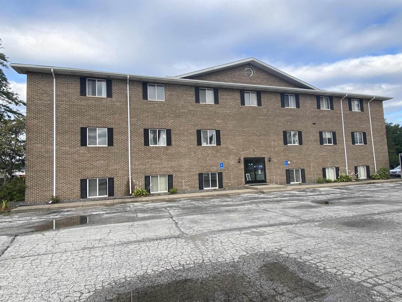 7628 Gratiot - Photo 1