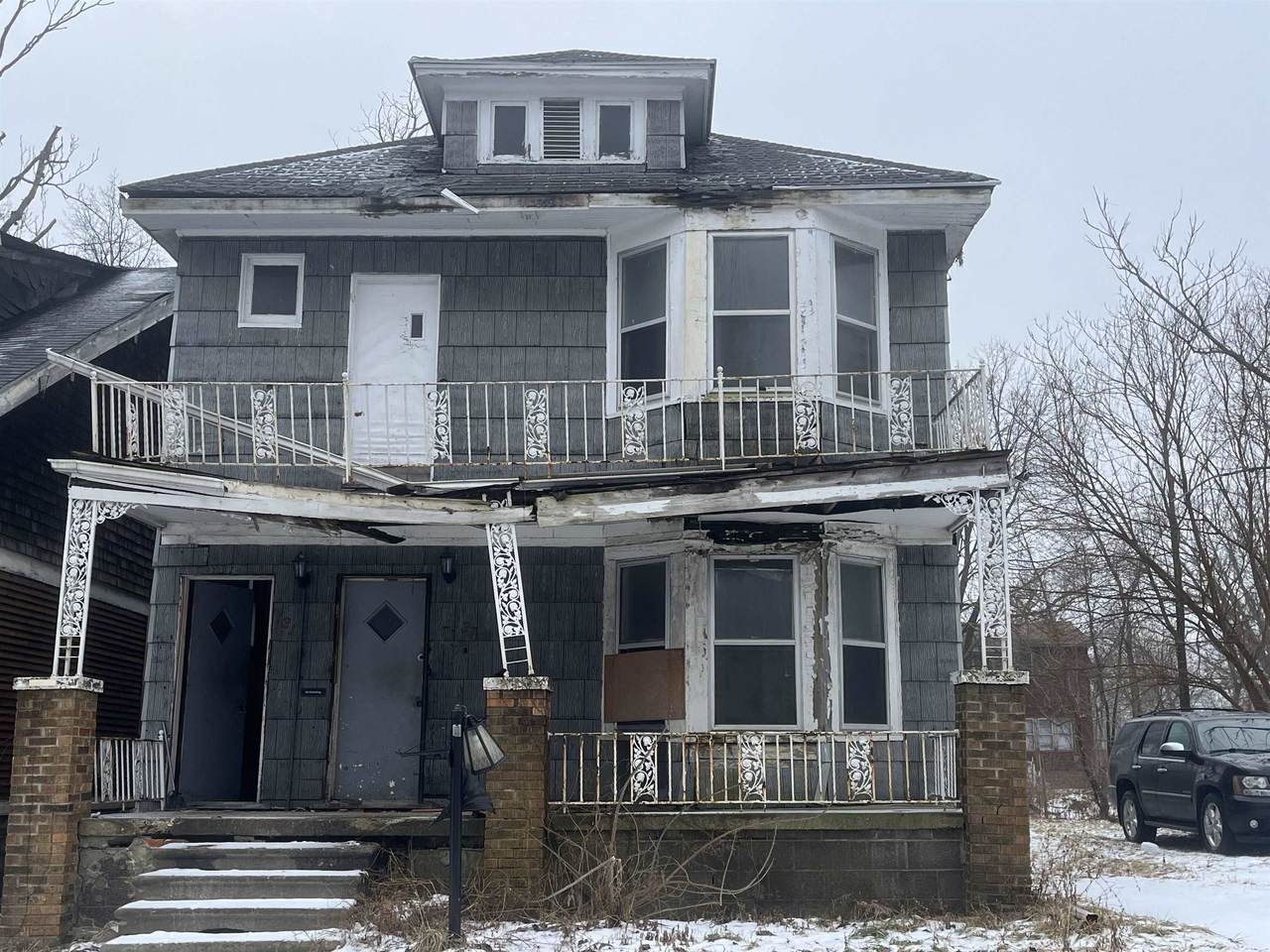 131 Brighton - Photo 1