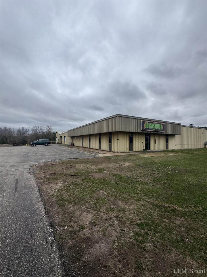 623 Circle - Photo 1