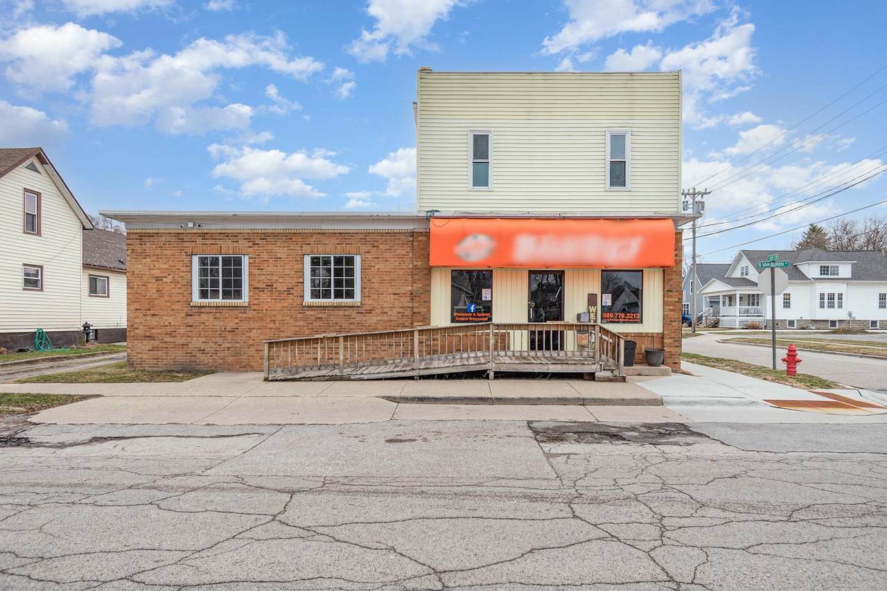 421 Vanburen St - Photo 1