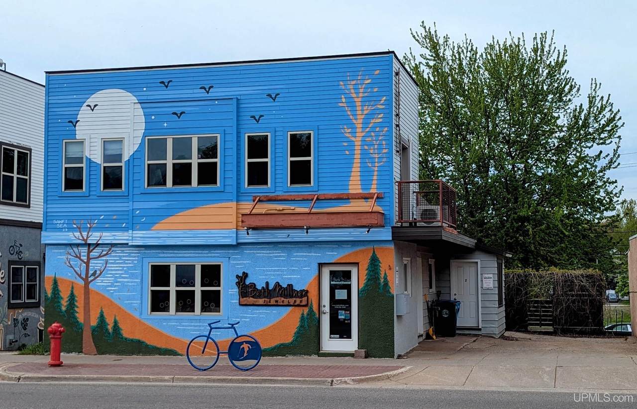 521 Washington - Photo 1